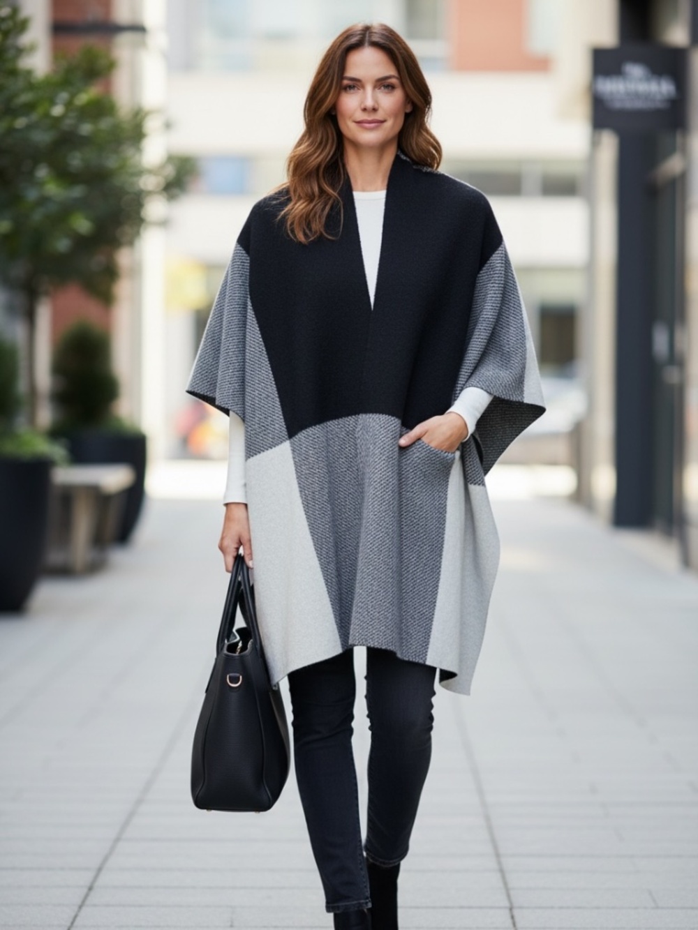 ALLISON DALEY, PONCHO WRAP, size M-L